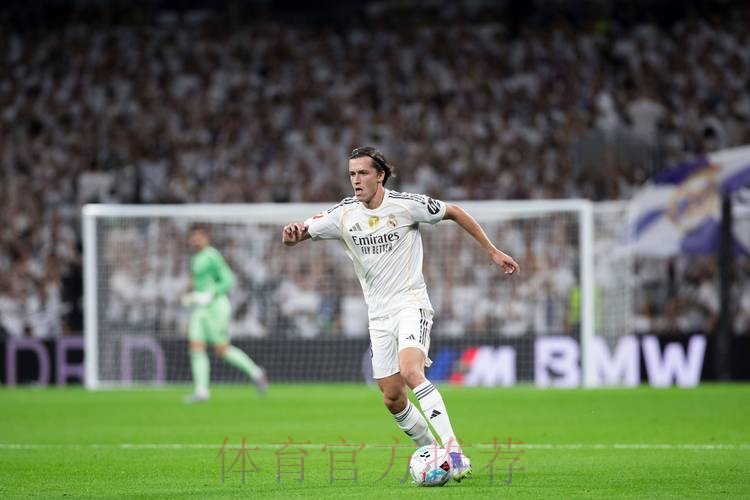 马卡报:皇马状态下滑,糟糕的防守是主要原因 马卡报:皇马状态下滑,糟糕的防守是主要原因